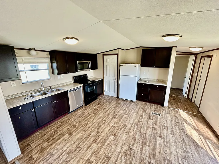 16394 County Road 1526garden Oaks #137 — Photo 3