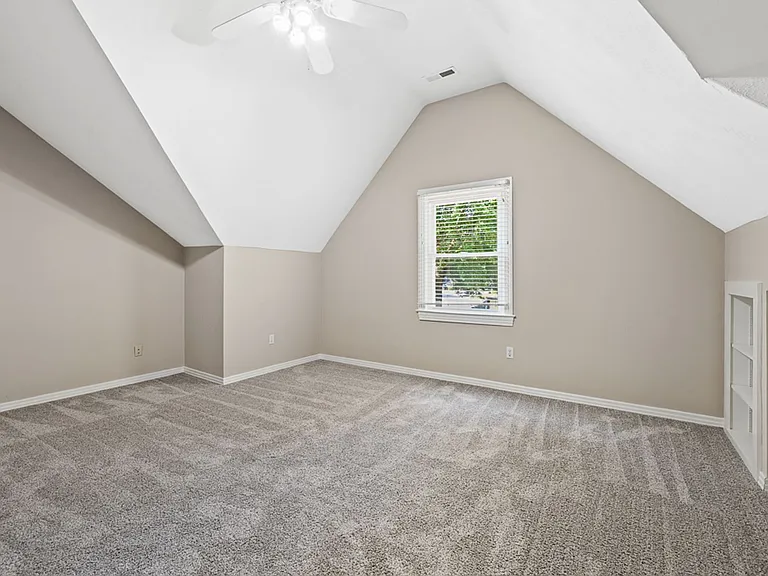 501 Asbury Ct — Photo 36