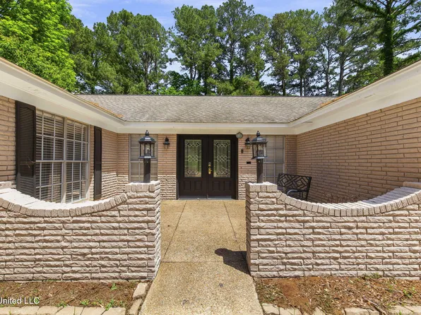 125 Lakeview Dr, Canton, MS 39046