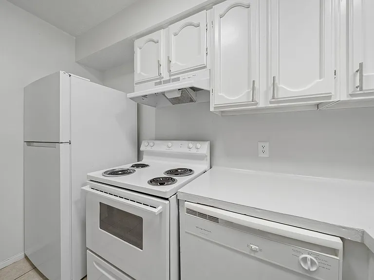2410 Longview St — Photo 5