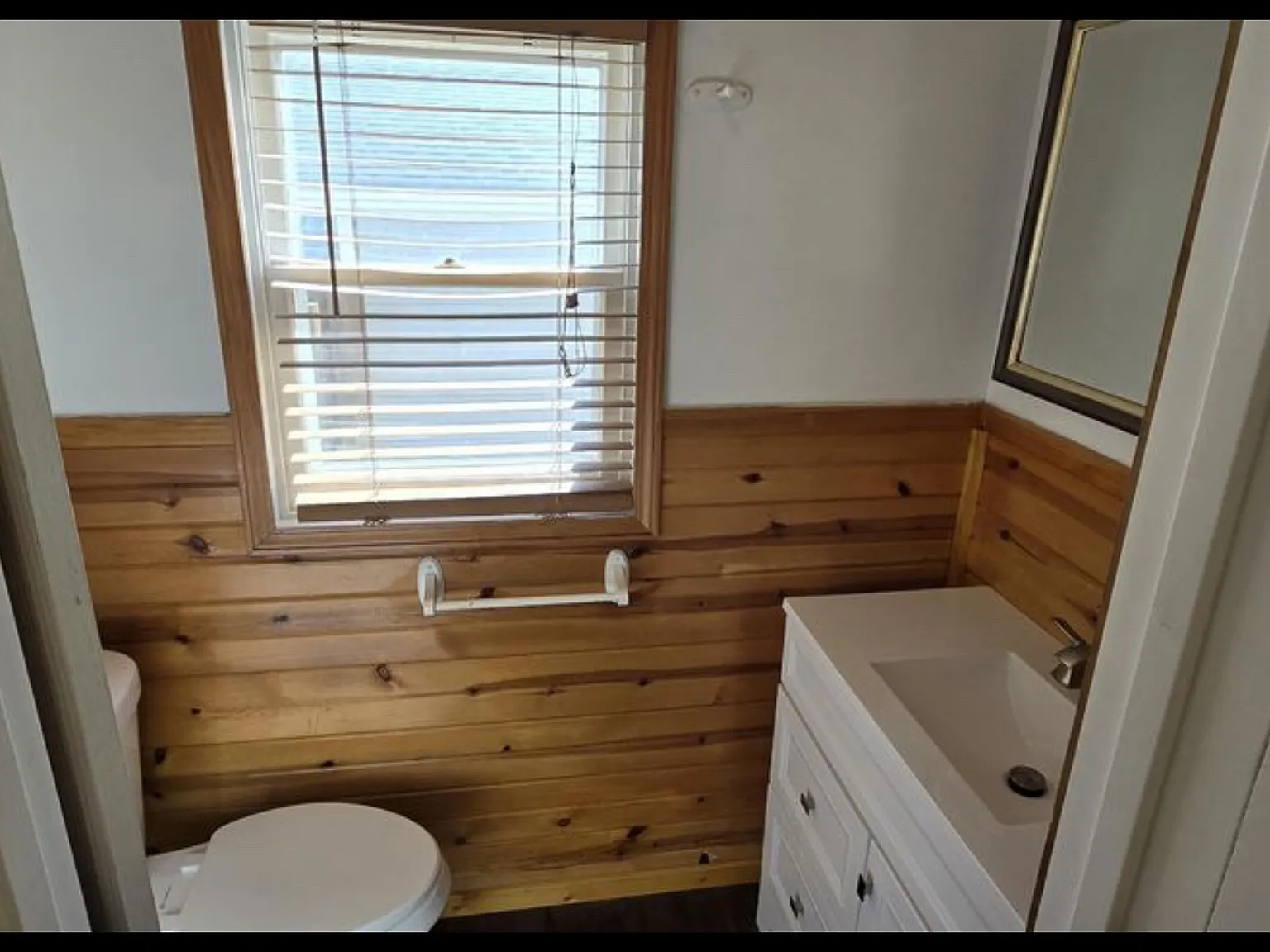 3 bed, 1.5 bath, 1962 sqft, $1,700 — Photo 3