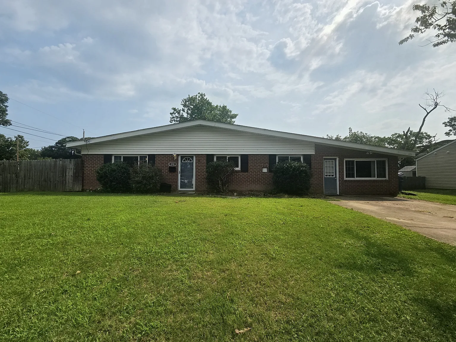 3 bed, 1653 sqft, $2,500 — Photo 1