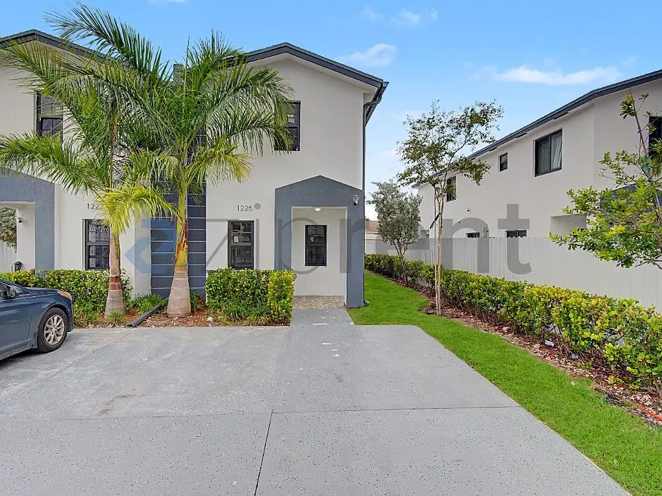 1225 NW 9th Ave