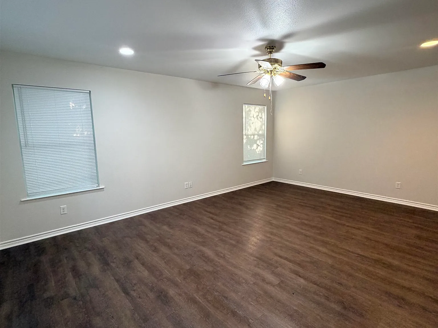 3 bed, 2.0 bath, 1174 sqft, $1,400 — Photo 4