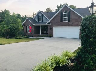 150 Flagstone Way Dr, Clinton, TN 37716