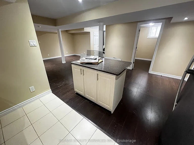 7 Glengowan St #BASEMENT — Photo 13