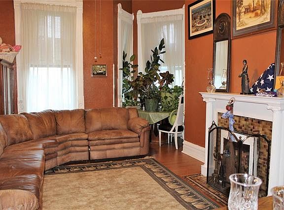 2nd image of 4552 Westminster Pl