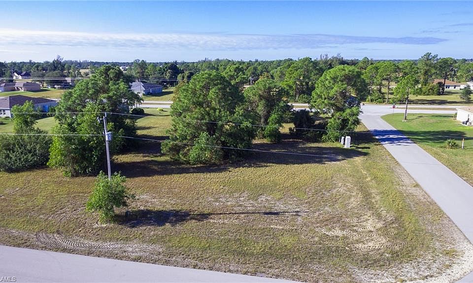 1st image of 4020 NE 20th Pl