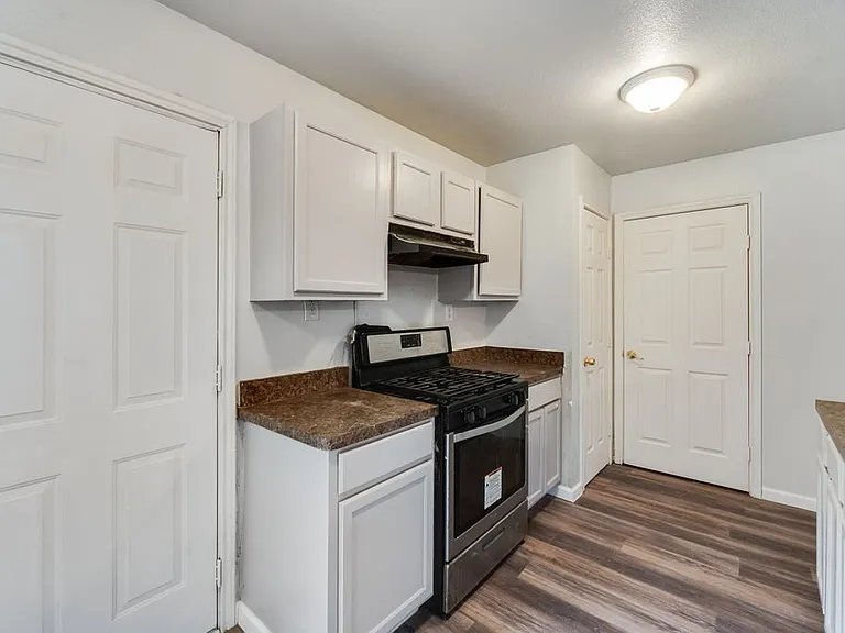 2526 Exeter Ave — Photo 12
