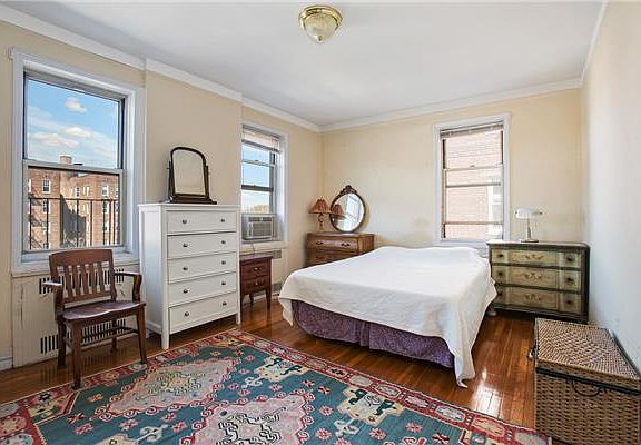3rd image of 4115 45th St APT 5J