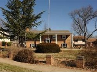 5618 Broadmoor St, Alexandria, VA 22315