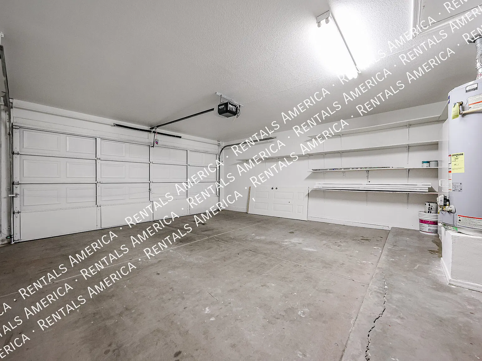 3 bed, 1237 sqft, $2,173 — Photo 2