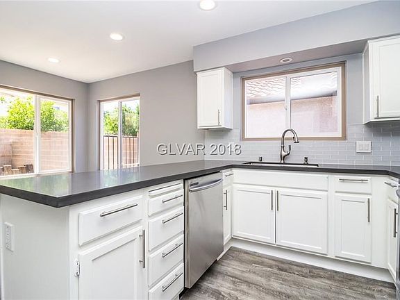 2nd image of 588 Grimsby Ave
