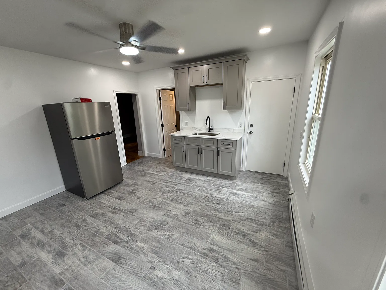 2 bed, 1113 sqft, $2,000 — Photo 3