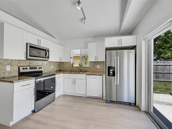 10011 SW 9th Court, Pembroke Pines, FL 33025