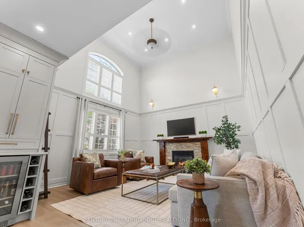 106 Mackey Dr, Whitby, ON L1P 1R5