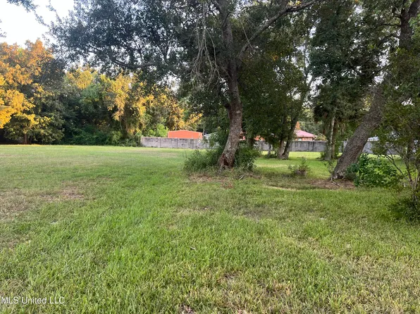 Saint John St, Bay Saint Louis, MS 39520