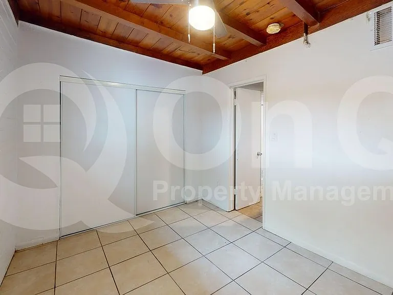 3564 E Kleindale Rd #B — Photo 6