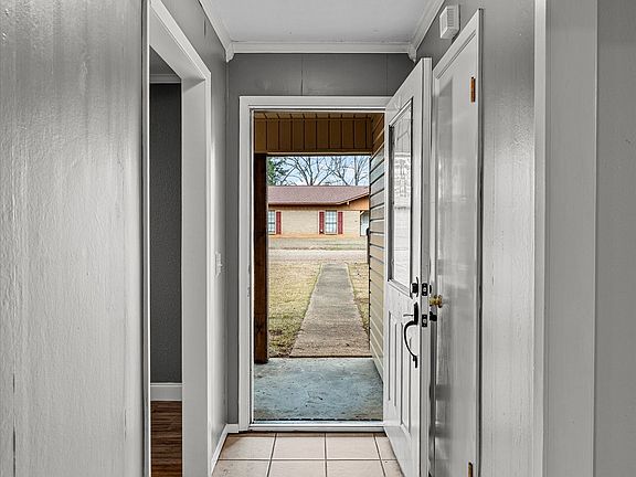 4th image of 103 Arkla Dr