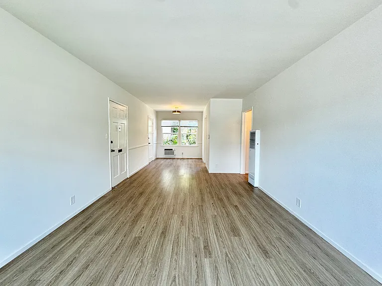 1401 N Fairfax Ave #102 — Photo 4
