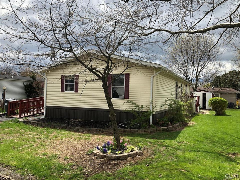 1st image of 35 Greenbriar Dr E