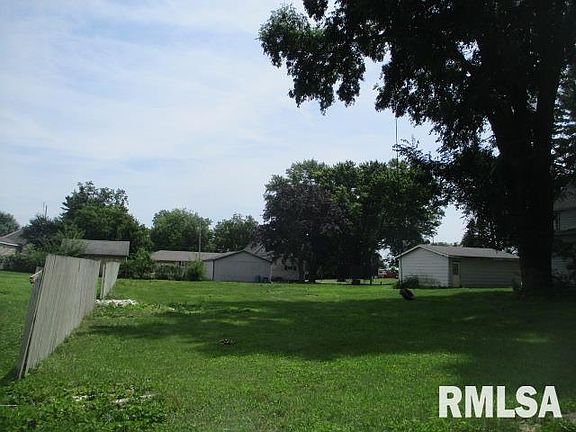 2nd image of 601 Maple Ave