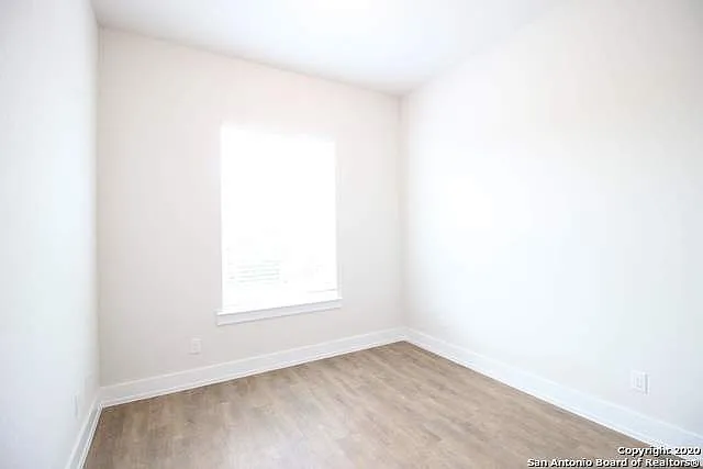 250 Topaz — Photo 17