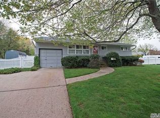 243 Haypath Rd, Old Bethpage, NY 11804