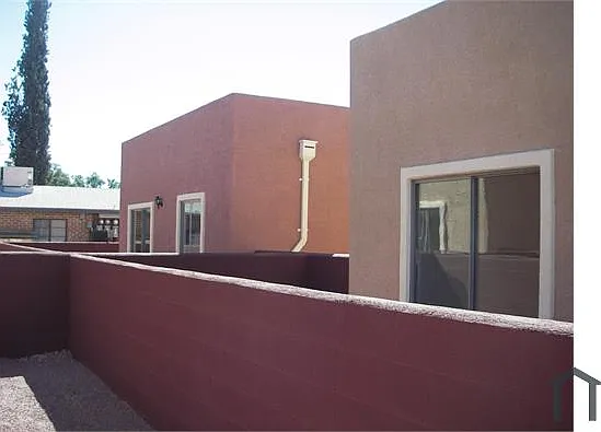 352 E Navajo Rd — Photo 2