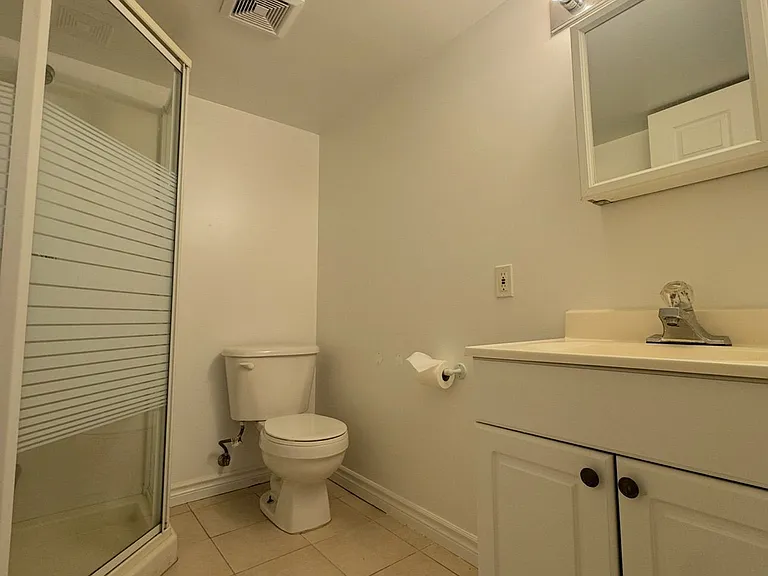 132 Peninsula Cres #BASEMENT — Photo 8