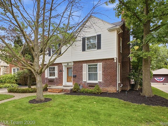 2nd image of 24616 Fairmount Dr