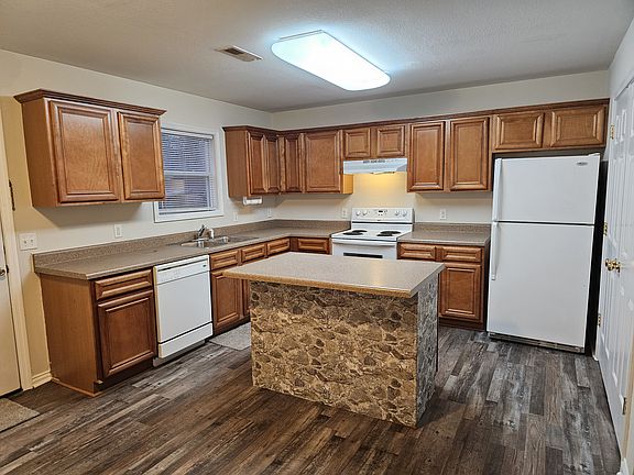 2nd image of 54 Jamestown Ct #101