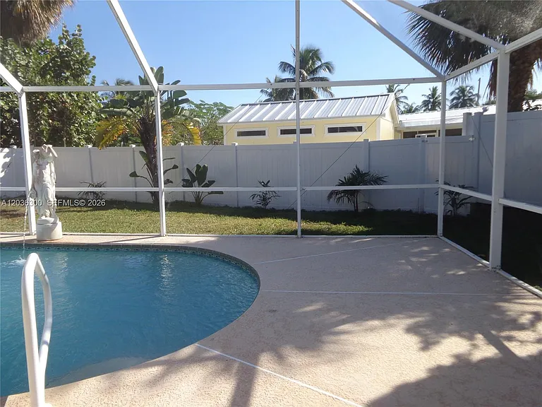 1565 Thumb Point Dr — Photo 87