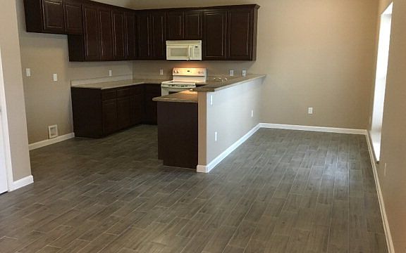 3rd image of 113 E Pike St #4