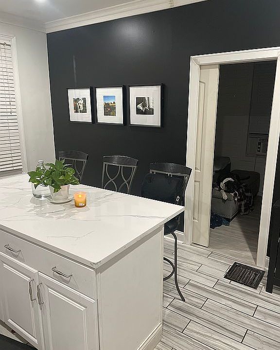 1st image of 4302 W Kamerling Ave
