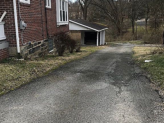 2nd image of 520 Harrison Ave