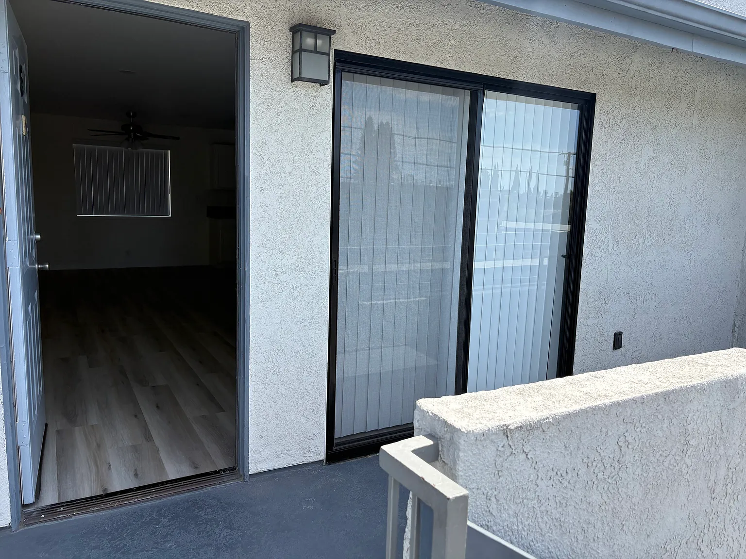 2 bed, 840 sqft, $2,400 — Photo 2