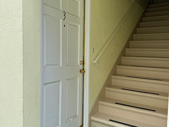 2nd image of 1153 Melrose Ave APT 3