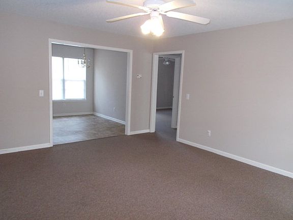 2nd image of 804 Warthen St
