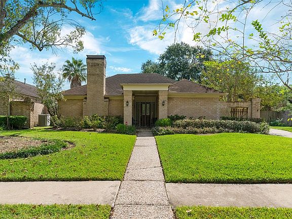 4th image of 11907 Pebble Rock Dr