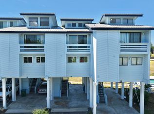 17 Harbour Point Dr, Crawfordville, FL 32327