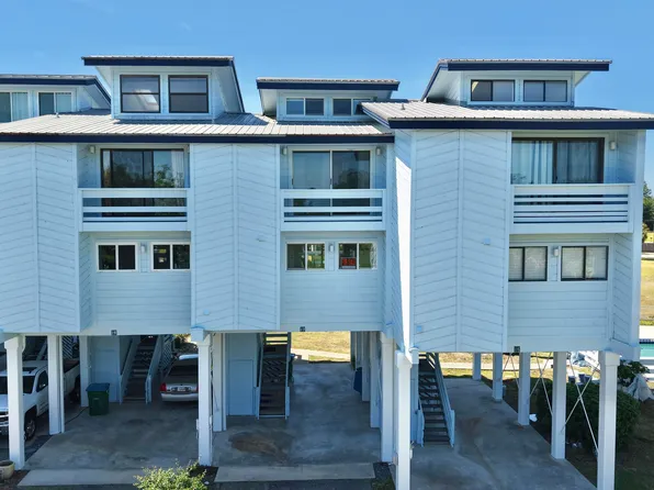 17 Harbour Point Dr, Crawfordville, FL 32327