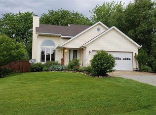 9298 E Hiawatha Rd, Cromwell, IN 46732