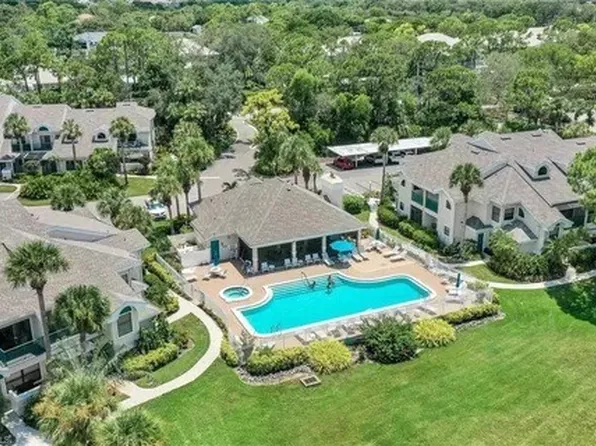65 Emerald Woods Dr Unit E, Naples, FL 34108