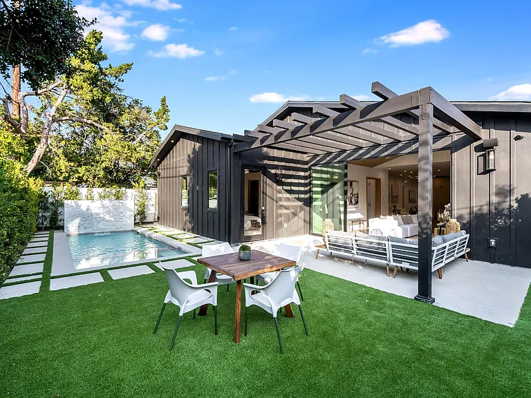 5323 Allott Ave — Photo 37