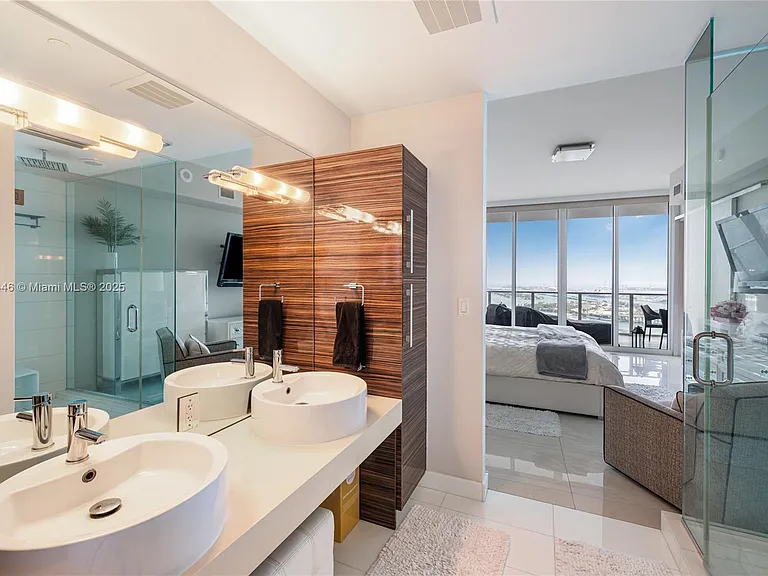 2020 N Bayshore Dr #4004 — Photo 14