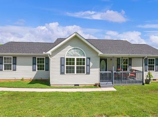 217 Lookout Cir, Trenton, GA 30752