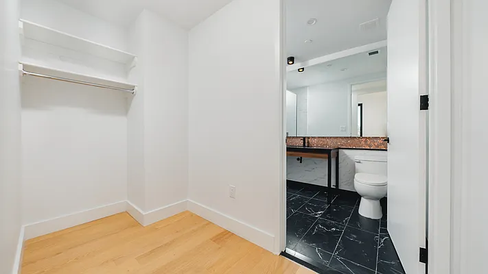 Rented by Nooklyn NYC LLC | media 118