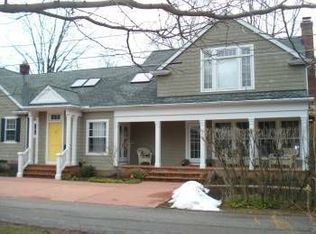 385 Longbeach Pkwy, Bay Village, OH 44140