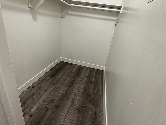 5th image of 868 Victor Ave